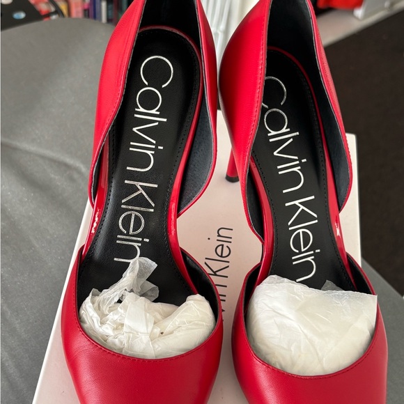 Calvin Klein Bold Red Heels - Picture 3 of 3